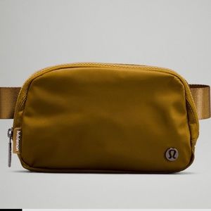 Lululemon Everywhere Belt Bag